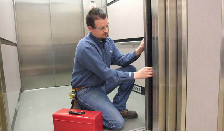 سرویس و نگهداری آسانسور در قزوین کاملا تضمینی