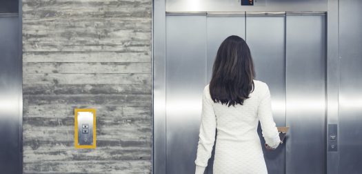 چطور آسانسور را قفل کنیم تا افراد دیگر نتوانند از آن استفاده کنند؟
