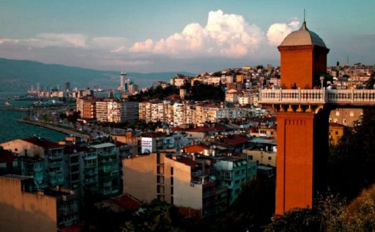آسانسور قدیمی ازمیر در ترکیه